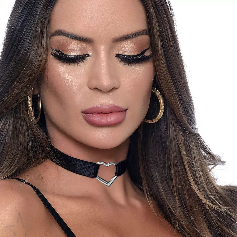 Chocker with heart